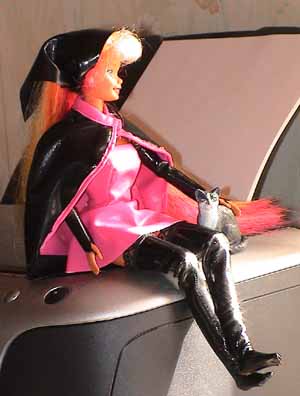 Minttu printterilla.jpg Minttu printterilla.jpg